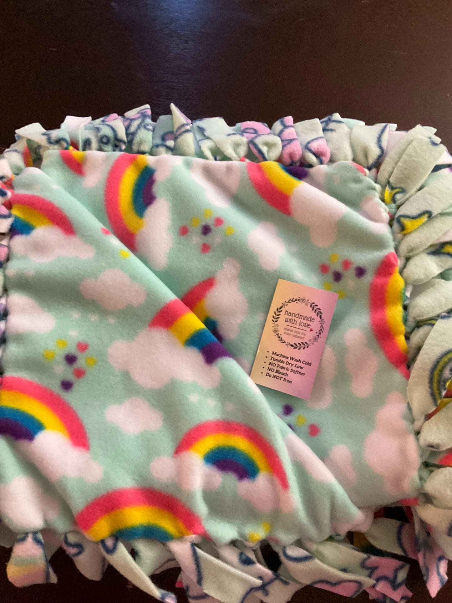 36”(Small) H.kitty w/Rainbows! Blanket
