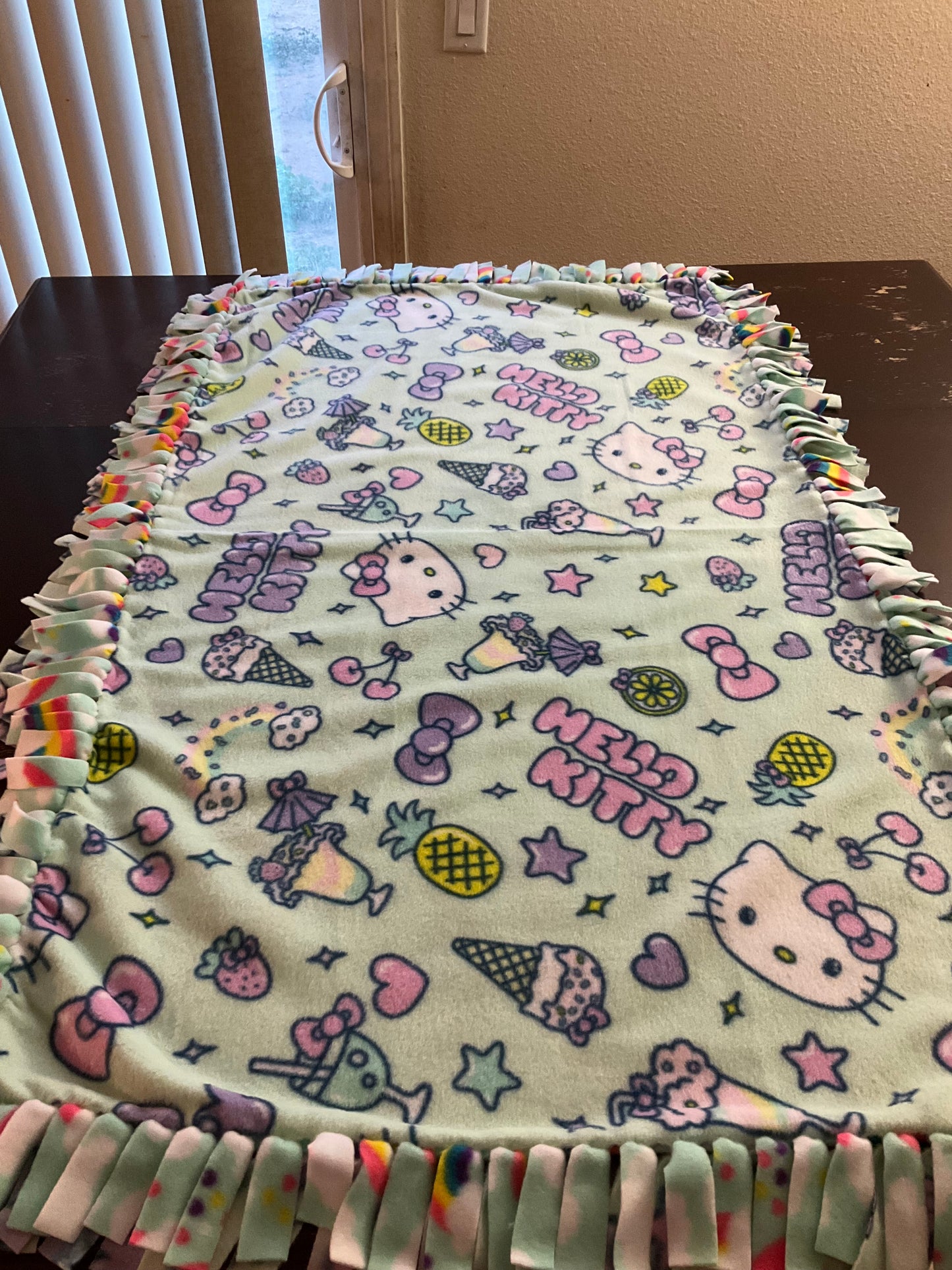 36”(Small) H.kitty w/Rainbows! Blanket