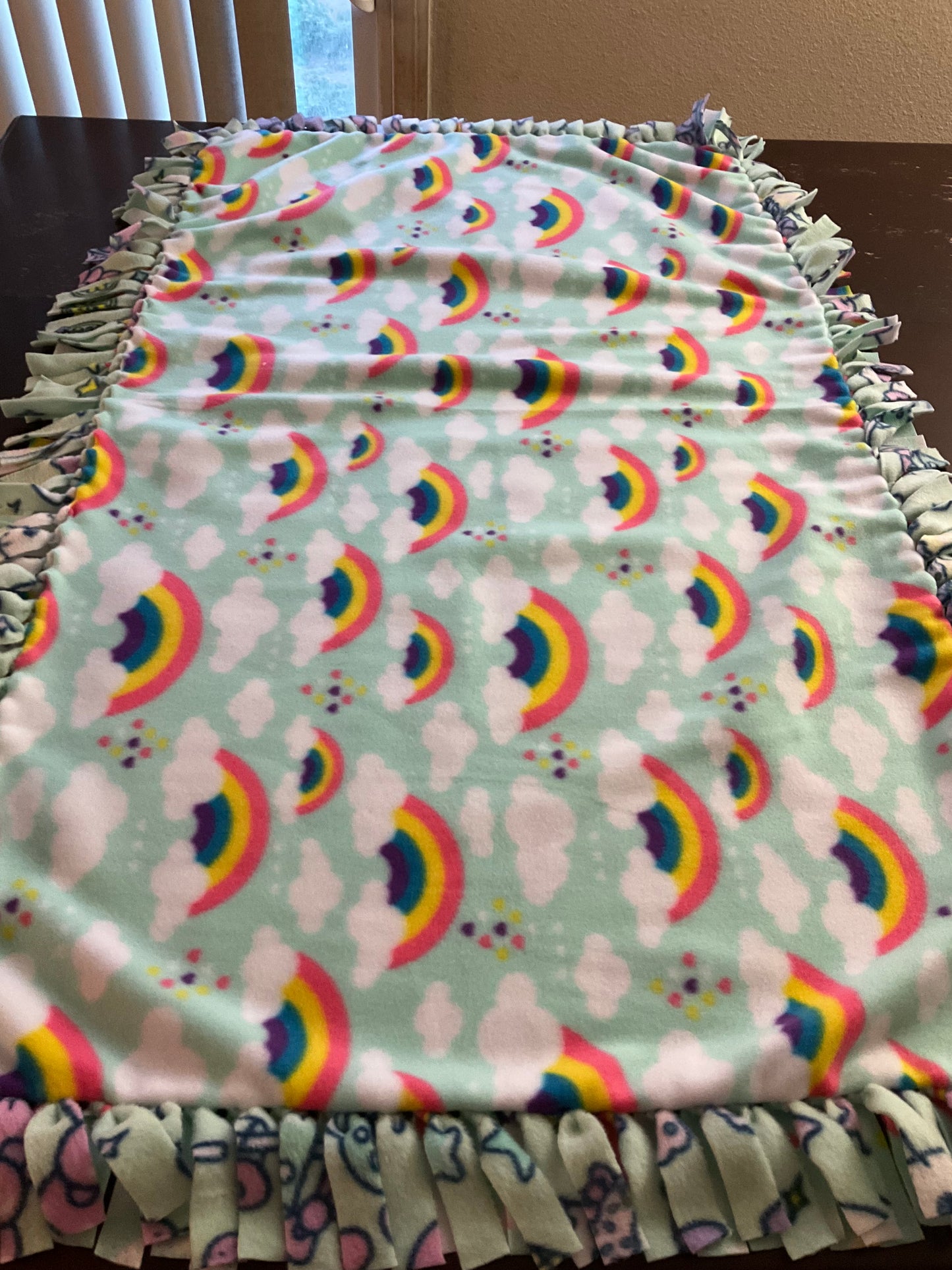 36”(Small) H.kitty w/Rainbows! Blanket
